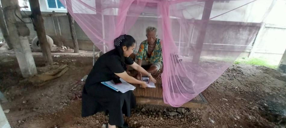 เทศบาลตำบลพอกน้อย  เข้าสำรวจพื้นที่ในเขตตำบลพอกน้อย เพิ่อช่วยเหลือผู้ประสบปัญหาทางสังคม 
