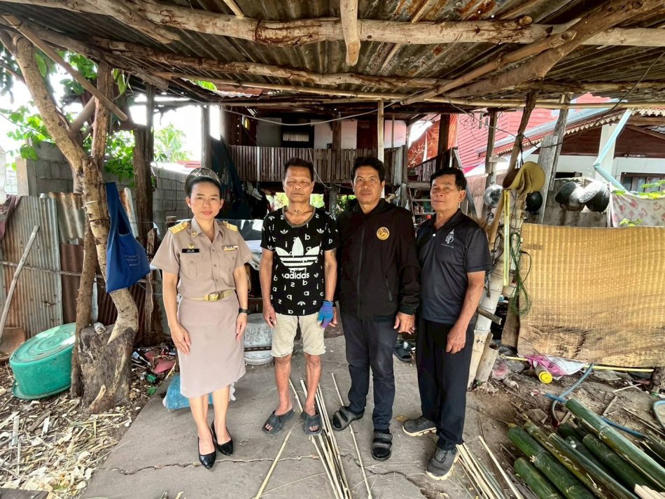  เทศบาลตำบลพอกน้อย ได้ลงพื้นที่ช่วยคัดกรองความเดือดร้อน ด้านที่อยู่อาศัยของประขาชนตำบลพอกน้อย ประจำปี พ.ศ.2569   จำนวน 8 ราย ( รายที่ 4. นายอำนาจ  แพงดวงแก้ว    บ.คางฮุง ม.6)