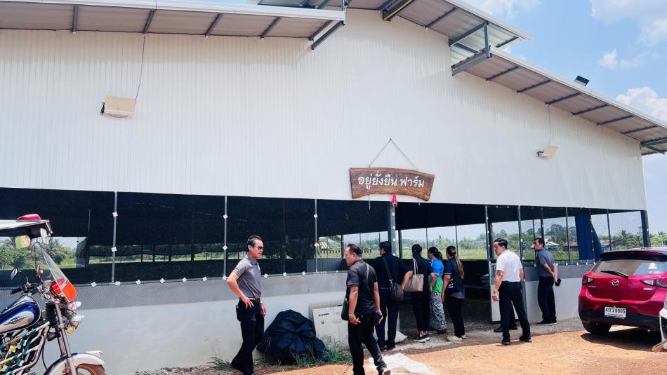 ท่านนายกเสน่ห์ วจีสิงห์ นายกเทศมนตรี ตำบลพอกน้อย พร้อมคณะผู้บริหารฯ และเจ้าหน้าที่เทศบาลตำบลพอกน้อย กองสาธารณสุข ออกสำรวจพื้นที่ประชาชนขออกใบอนุญาตประกอบกิจการโรงเรือนเลี้ยงเป็ด